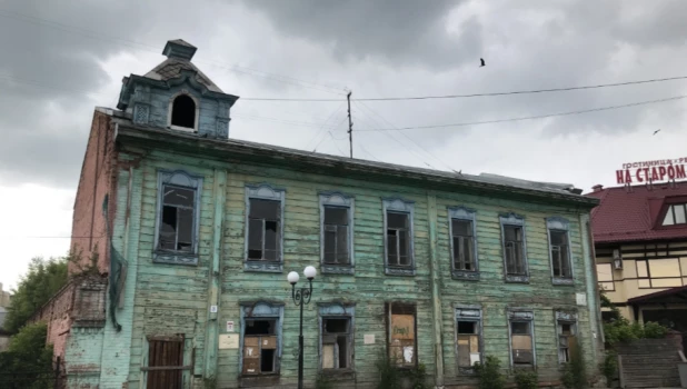 Дома Кузнецова на ул. Советская, 26 в Бийске.