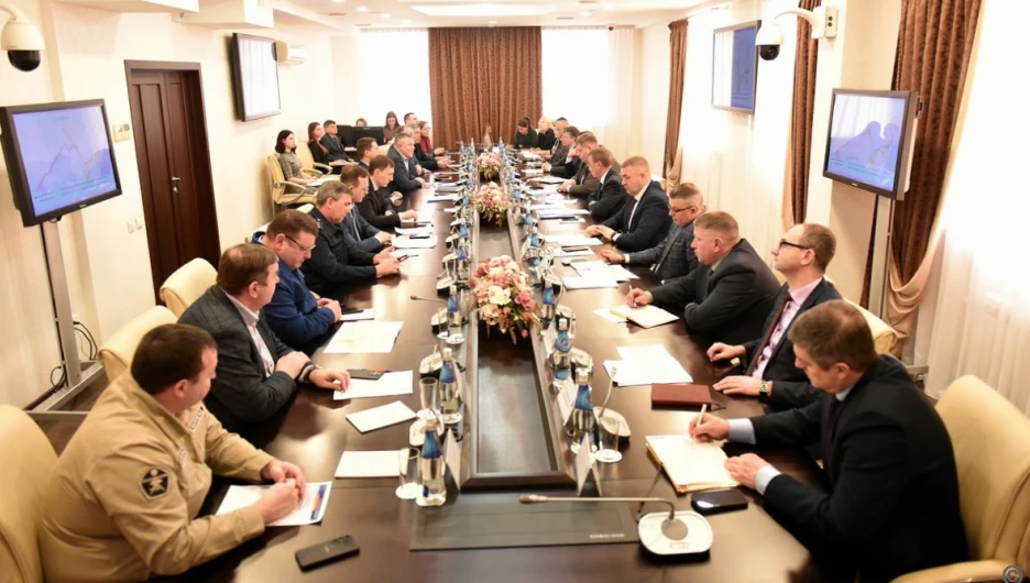 Совещание по вопросу реконструкции водопроводных сетей от пер. Зайчанского до ул. Промышленной.