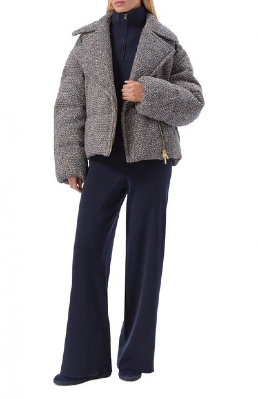 Пуховик из кашемира и шелка, 499 500 рублей. 