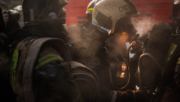 Пожар на ул. Взлетная в Барнауле.