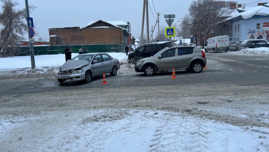 ДТП на пересечении проспекта Социалистического и улицы Анатолия.