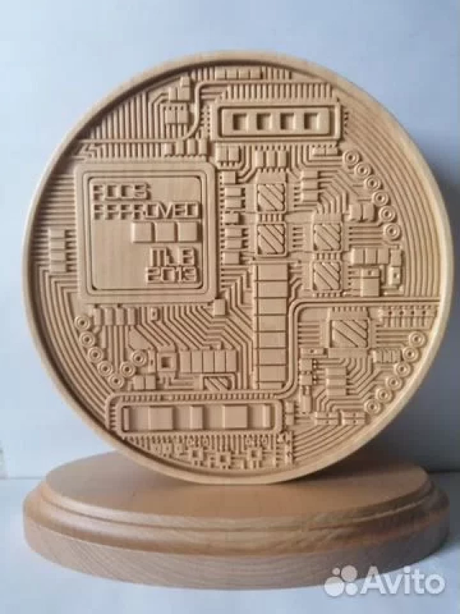 Деревянный биткоин