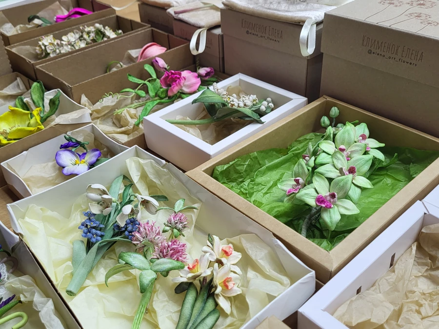 Изделия из кожи и шелка