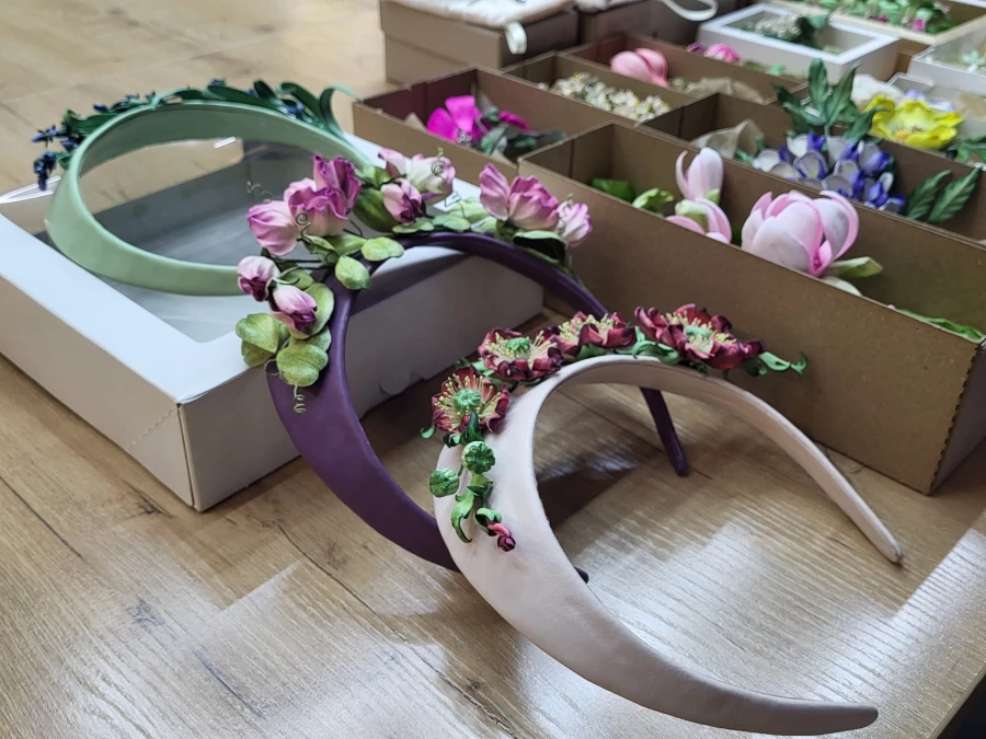 Изделия из кожи и шелка