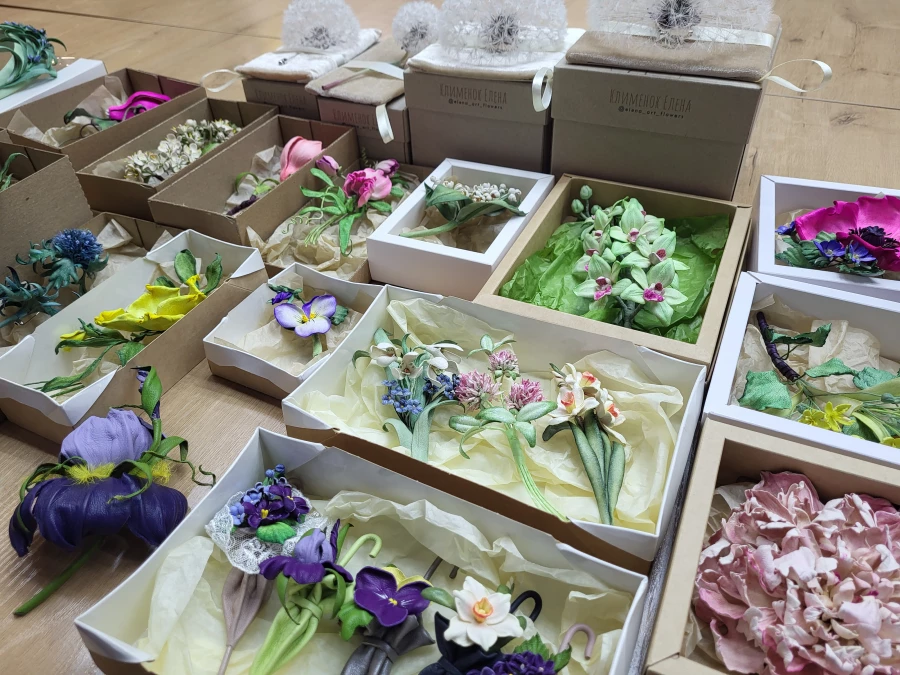 Изделия из кожи и шелка