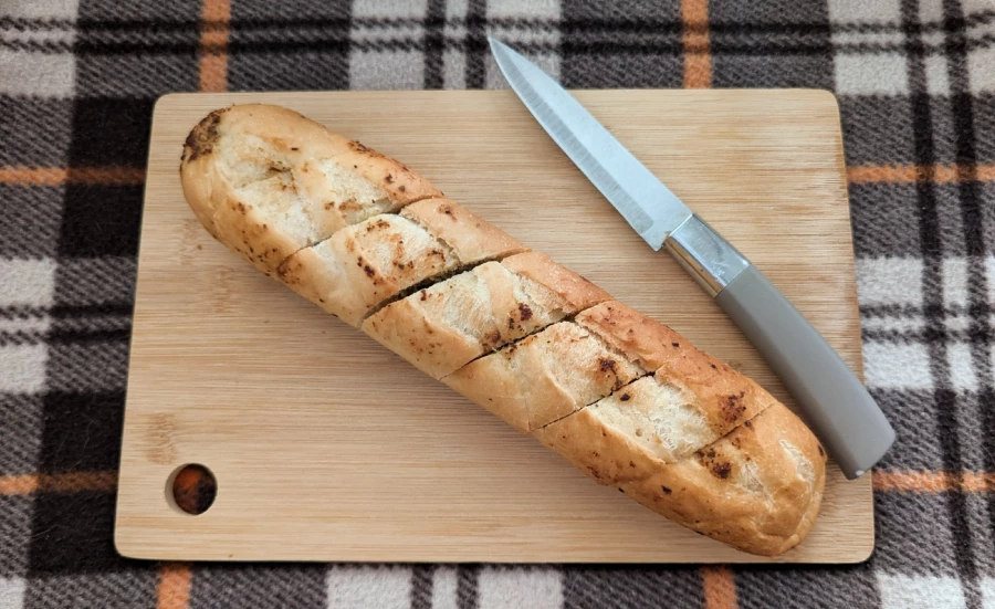 Хлеб. Батон. Чесночный хлеб