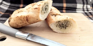 Хлеб. Батон. Чесночный хлеб