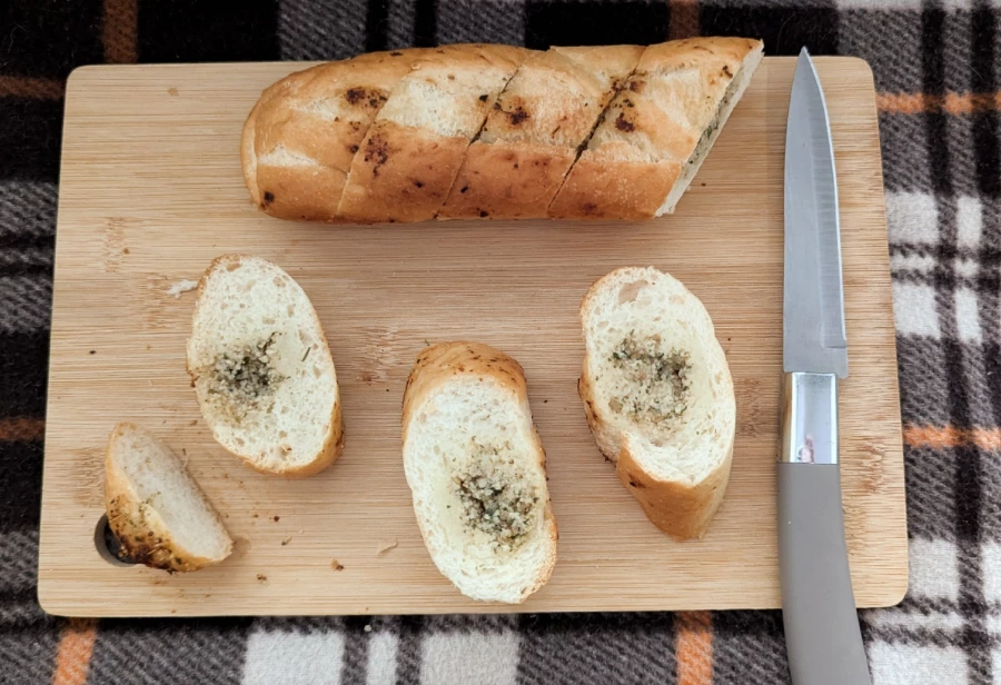 Хлеб. Батон. Чесночный хлеб