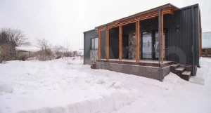 Современный дом в Индустриальном районе Барнаула. 