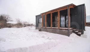 Современный дом в Индустриальном районе Барнаула. 