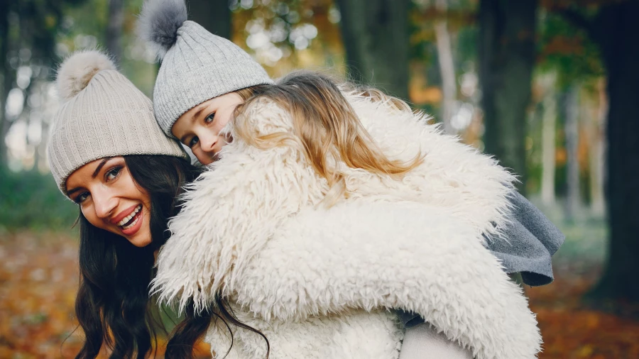 Шуба из искусственного меха.