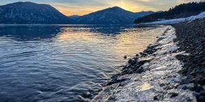 Лед на Телецком озере.