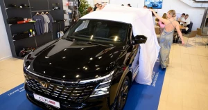 Автоцентр АНТ представил горячую новинку — Changan CS75 Plus четвертого поколения.