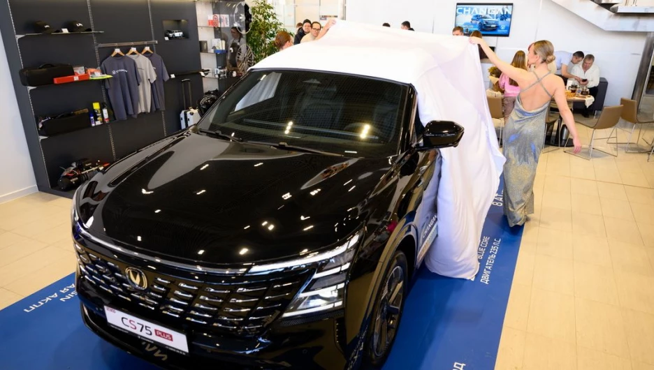 Автоцентр АНТ представил горячую новинку — Changan CS75 Plus четвертого поколения.