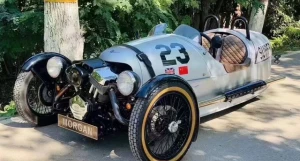 В Барнауле продают машина за 4,8 млн рублей.