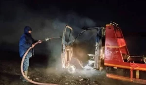 В алтайском селе сгорел эвакуатор