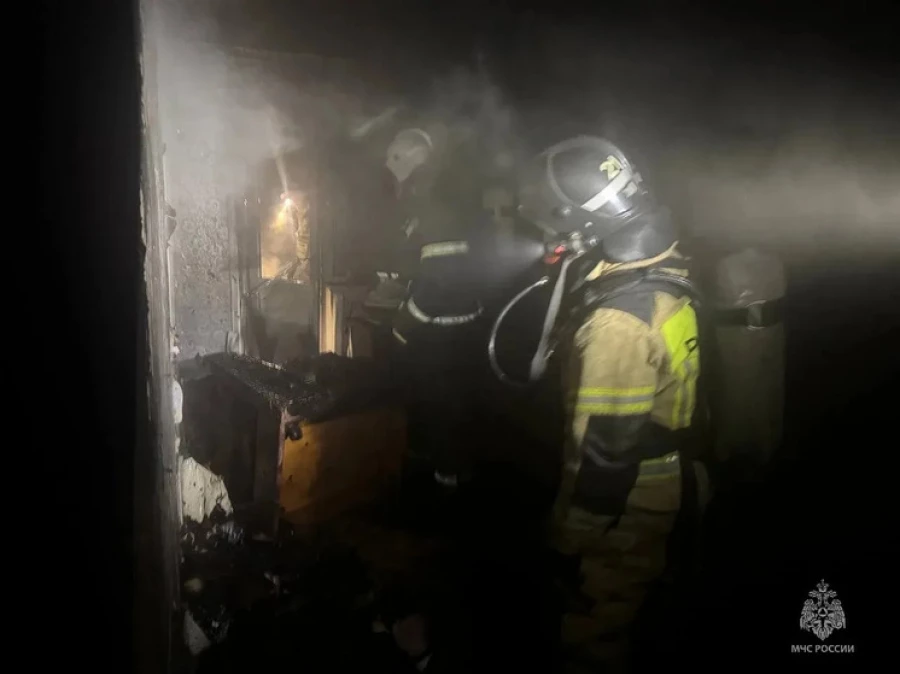 В Бийске произошел пожар в пятиэтажном жилом доме