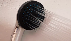 Душ. Вода. Ванная. Горячая вода 