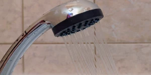 Душ. Вода. Ванная. Горячая вода 