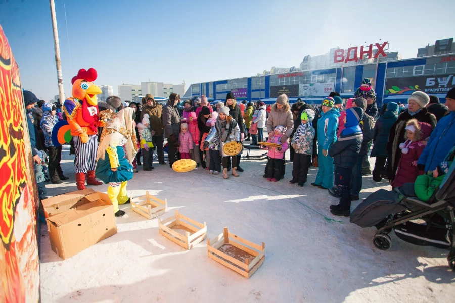 Празднование масленицы на Эко Ярмарке.