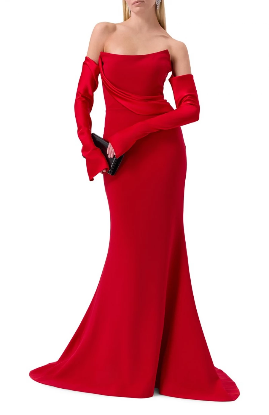 Вечернее красное платье, 220 000 рублей.