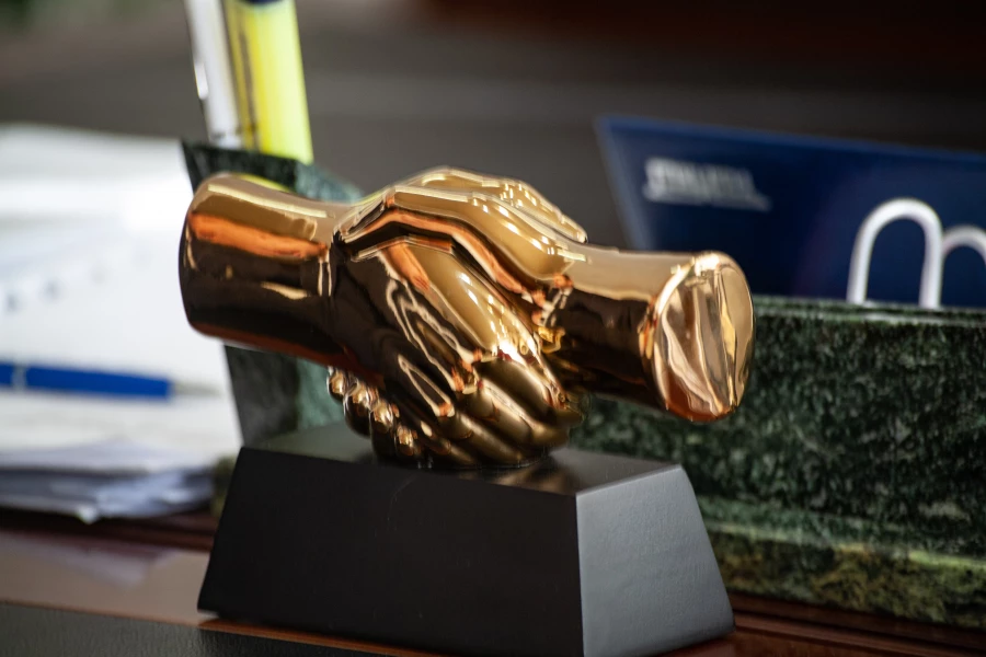 В кабинете Виктора Щигрева.