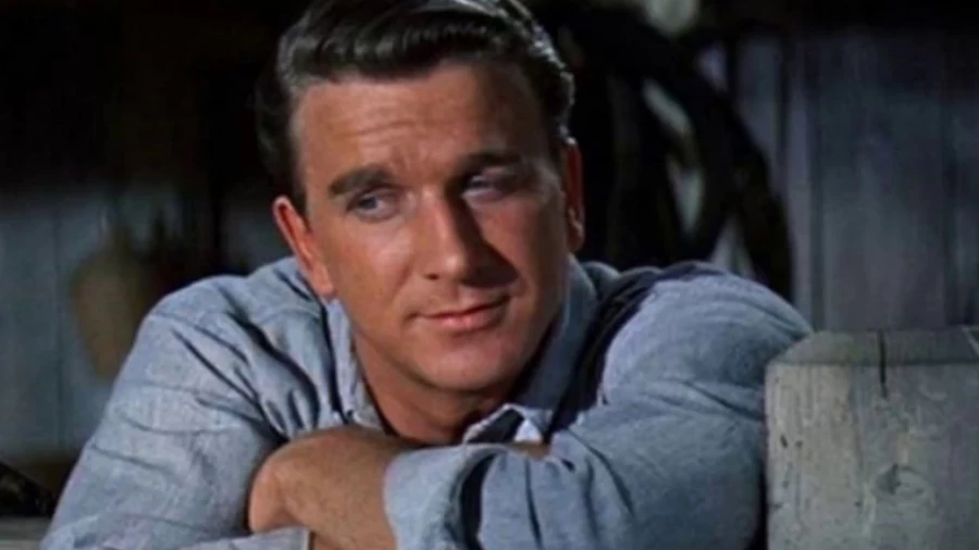 Лесли Нильсен.