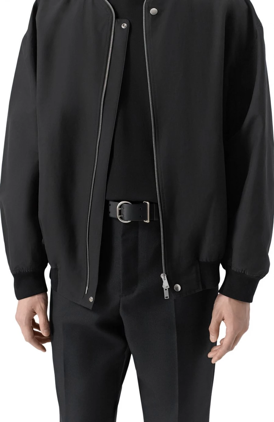 Кожаный ремень, 69 950 рублей.