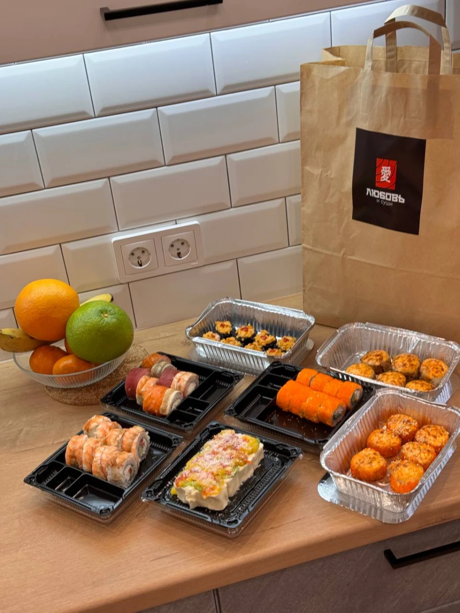 Сеты и доставка от «Любовь и суши» для вашего праздника.