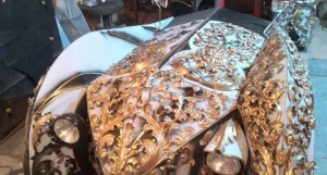 Арт объект автомобиль