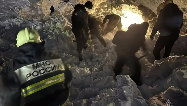 Снежная лавина в Югре.