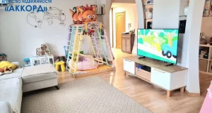 В Барнауле продают квартиру за 12,7 млн рублей.