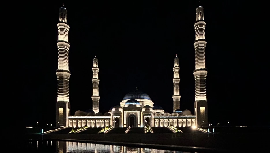 Центральная мечеть в Астане.