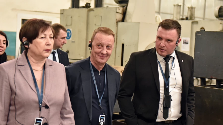 Глава Барнаула Вячеслав Франк посетил крупное городское предприятие «Тонар плюс».