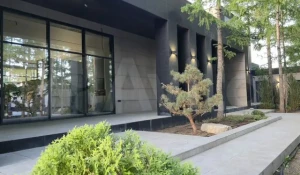 Элитный коттедж, не имеющий аналогов в Сибири, продается в Барнауле за 130 млн рублей.