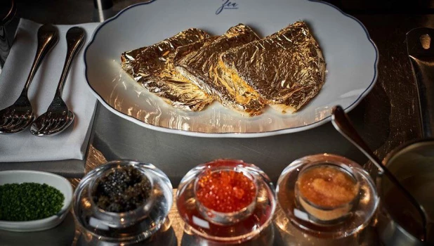 Блины с золотом и икрой.