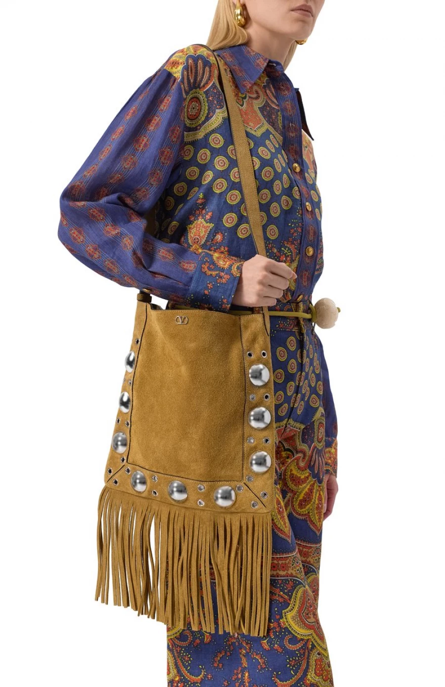 Сумка под стиль бохо, 299 500 рублей.