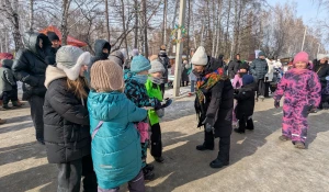  Как в барнаульцы встретили Масленицу в «Лесной сказке»