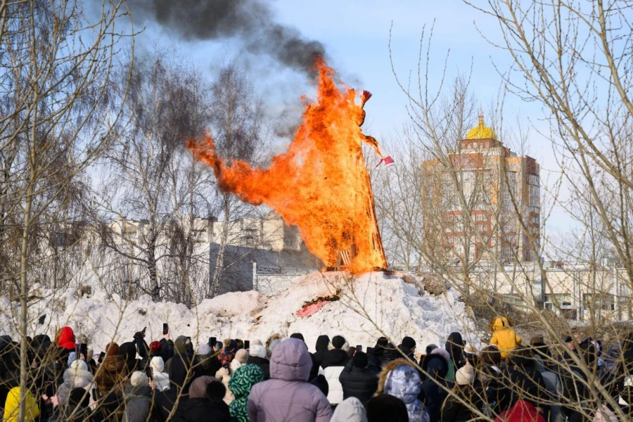 Барнаульцы проводили зиму на ежегодной «Семейной Эко Масленице».