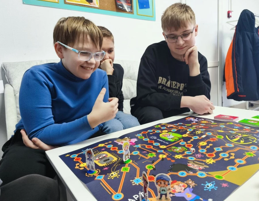 Момент игры в инженерно-техническом центре СТЕМГРАДъ.