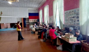 Прием жителей сотрудниками общественной приемной депутата госдумы Александра Терентьева.