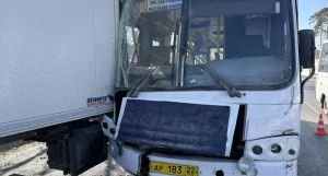 ДТП с участием автобуса и грузовика