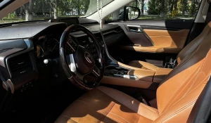 Lexus RX350 продают в Барнауле.