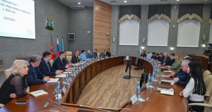 Круглый стол по теме благоустройства в 2026 году общественных территорий Барнаула в рамках национального проекта «Инфраструктура для жизни».