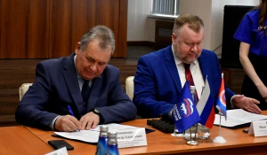 Подписание соглашения о социальном партнерстве между региональным отделением «Единой России» и Алтайским краевым союзом организаций профсоюзов.