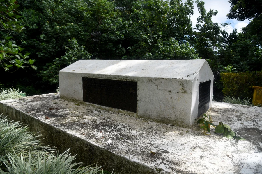 Могила Роберта Льюиса Стивенсона. Самоа.