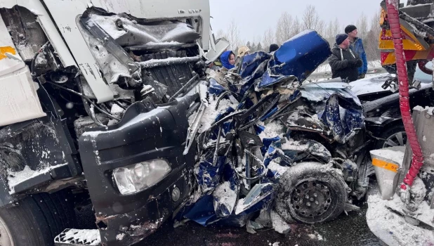 Смертельное массовое ДТП на автодороге Тюмень-Ханты-Мансийск.