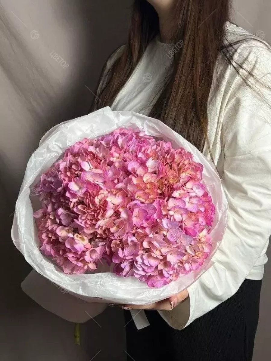 Букет гортензий, 2 599 рублей.
