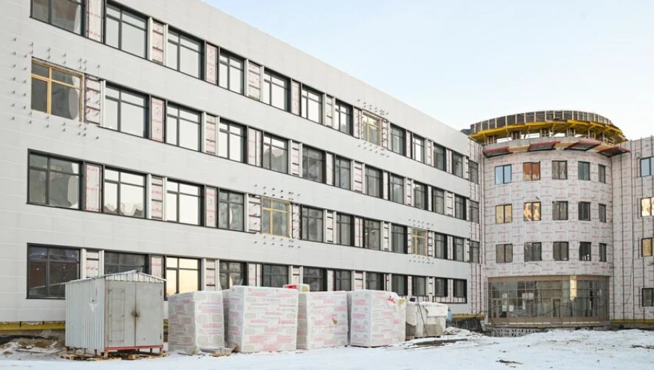 Строительство средней школы по адресу: ул. Попова, 130.