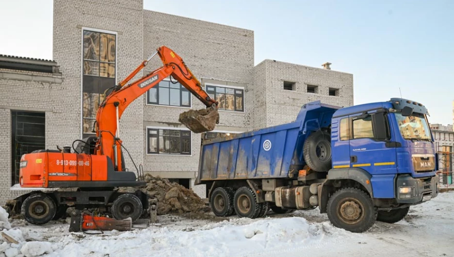 Строительство средней школы по адресу: ул. Попова, 130.